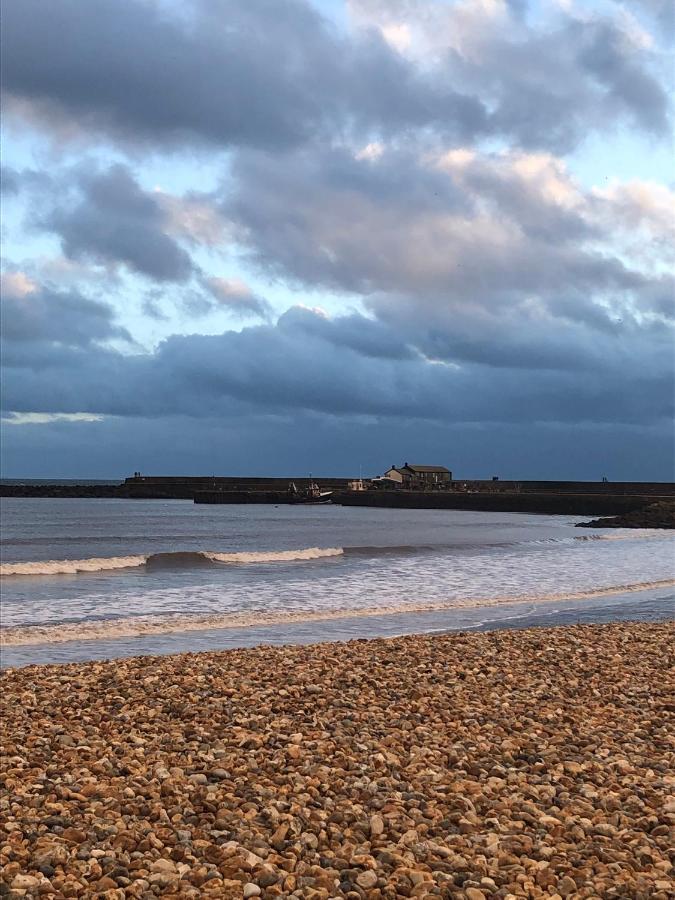 Light And Airy Central Lyme Regis Appartment With Parking Екстериор снимка