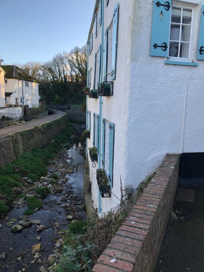Light And Airy Central Lyme Regis Appartment With Parking Екстериор снимка