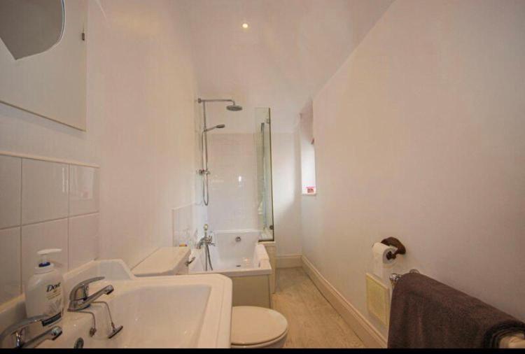 Light And Airy Central Lyme Regis Appartment With Parking Екстериор снимка